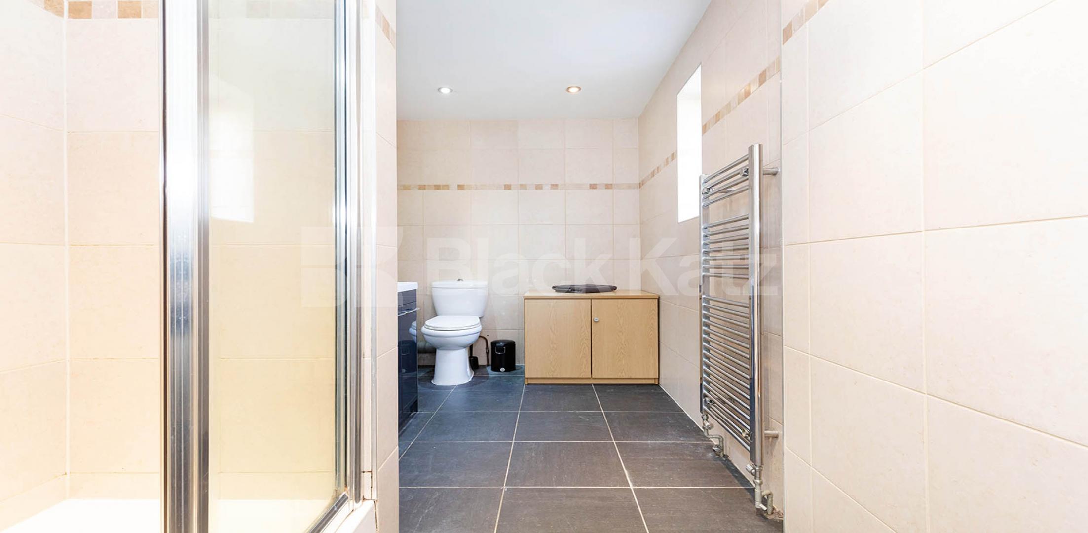 			2 Bedroom, 1 bath, 1 reception Apartment			 Bethnal Green Road, BETHNAL GREEN /HACKNEY